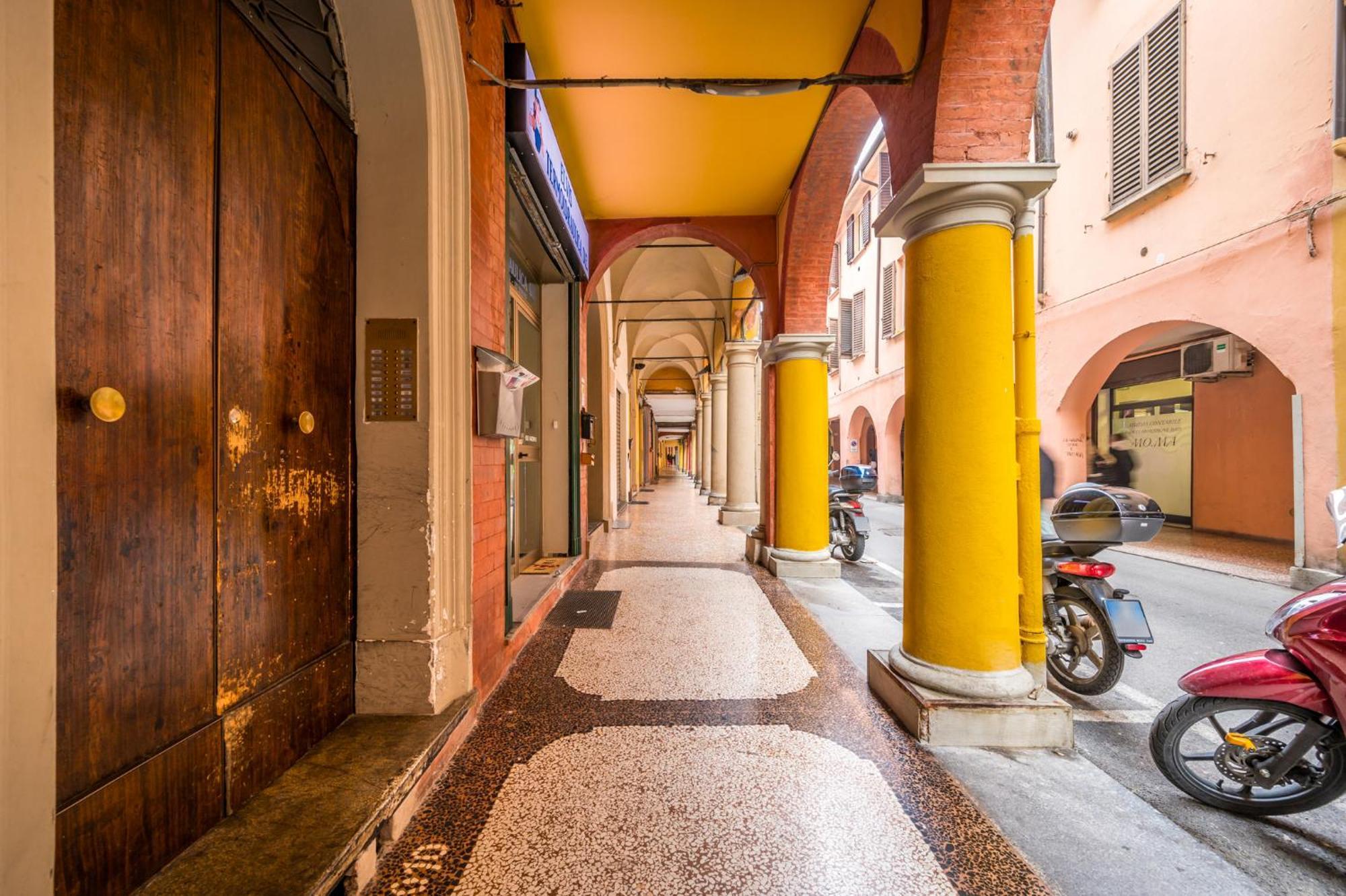 Broccaindosso Wood Apartments 5* Болоня Екстериор снимка